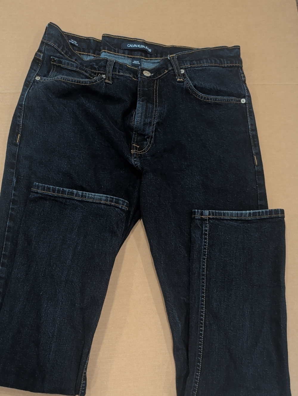 Calvin Klein Men’s Dark  Blue Straigh  Leg Jeans Size 34/32